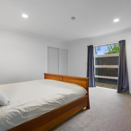 Sunny, Quiet, 2-Bedroom Unit In Fabulous Location! Cambridge Exterior photo
